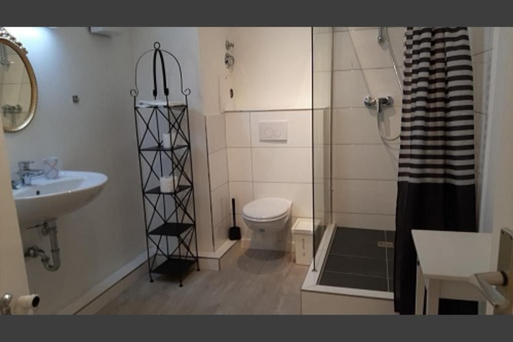 41 Citynah, Bad Extern, Einfache Ausstattung Apartment *